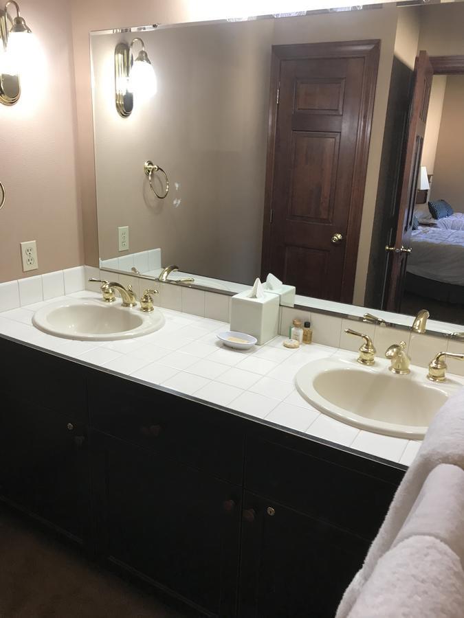 Nirvana Inn & Grill Ellensburg Εξωτερικό φωτογραφία